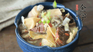 加翠綠的蔥花點綴一下就可以啦。