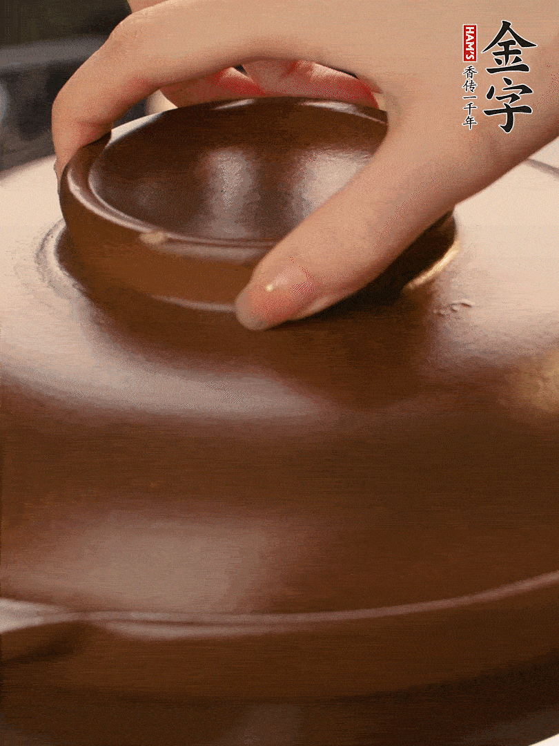 再下日本豆腐煮3分鐘。