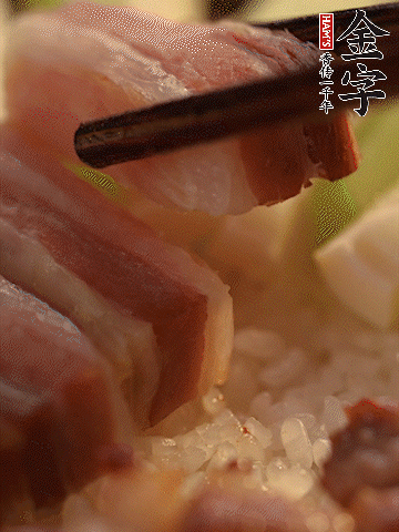 轉(zhuǎn)小火，繼續(xù)蓋蓋子燜2-3分鐘。