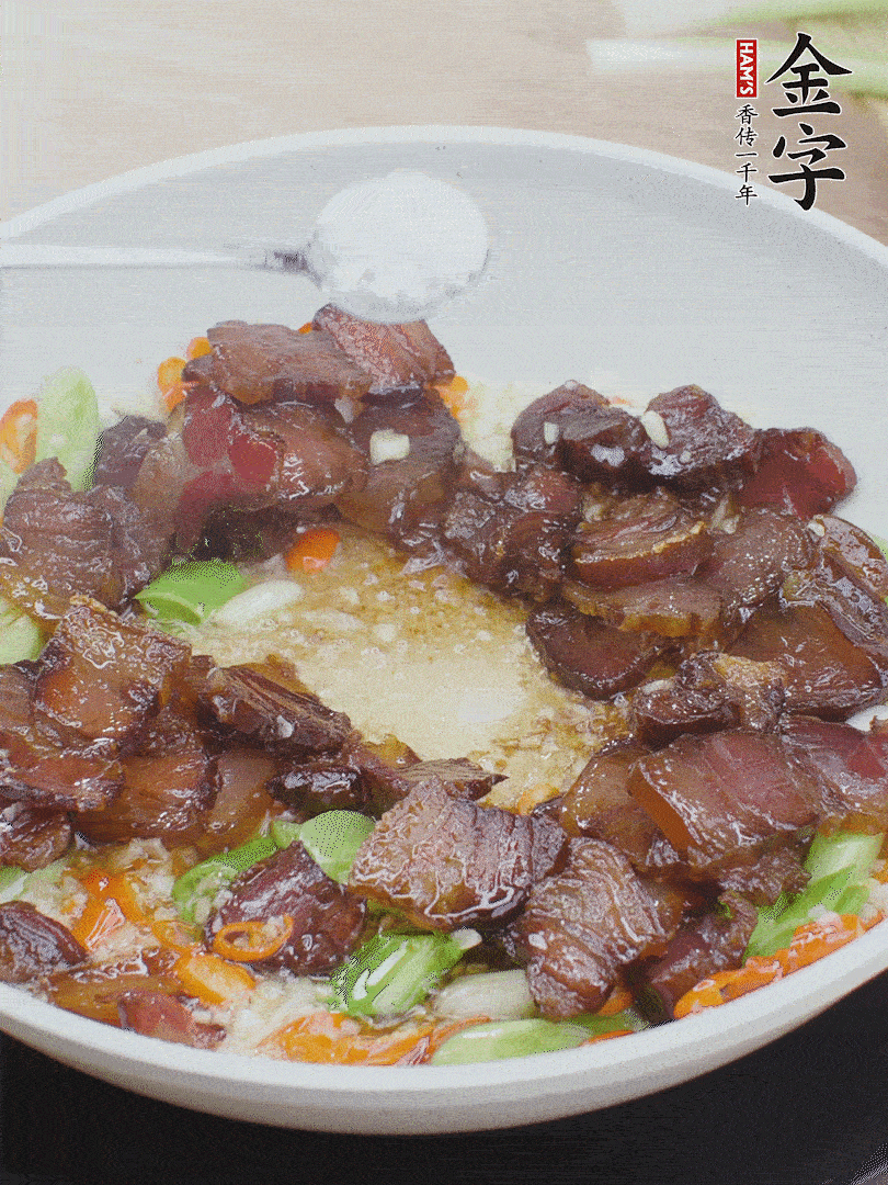 下醬油肉，一點(diǎn)生抽、白糖調(diào)味。