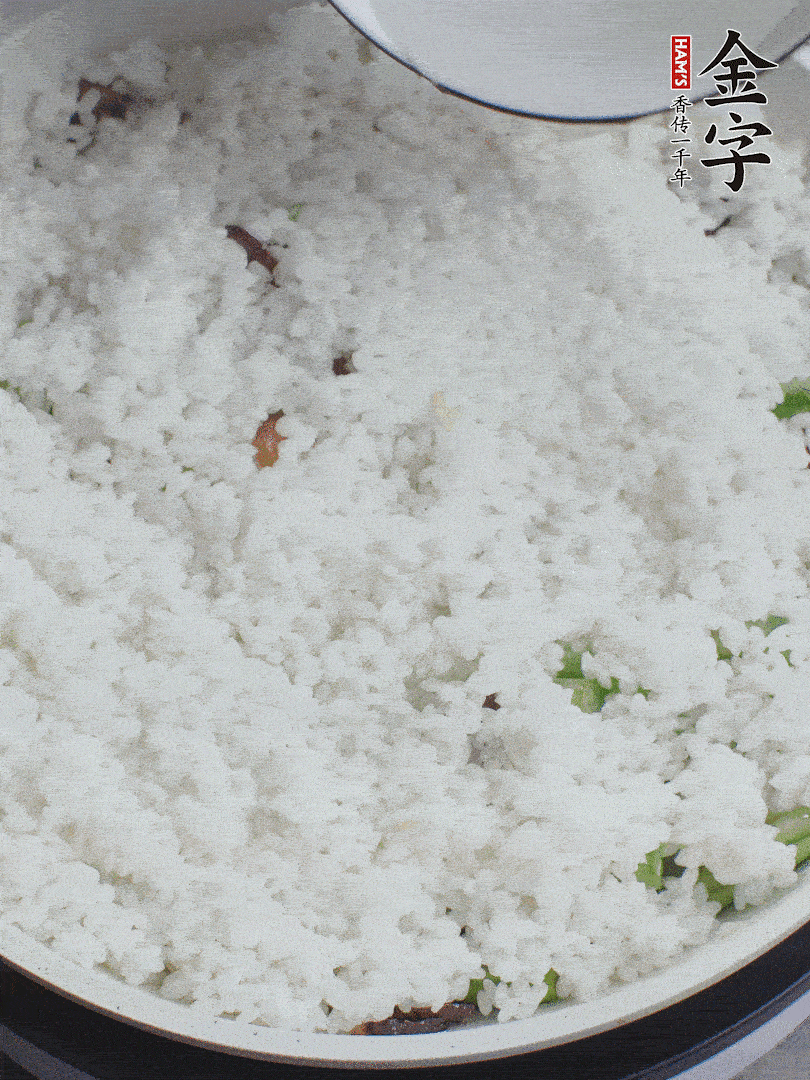 放一碗水，蓋蓋燜煮。