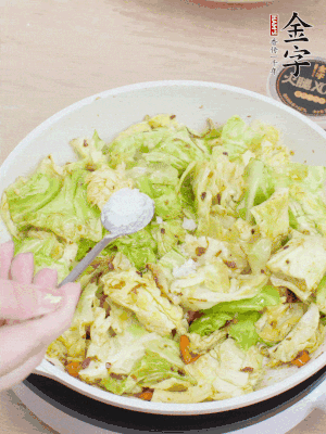 一點鹽、糖調(diào)味。