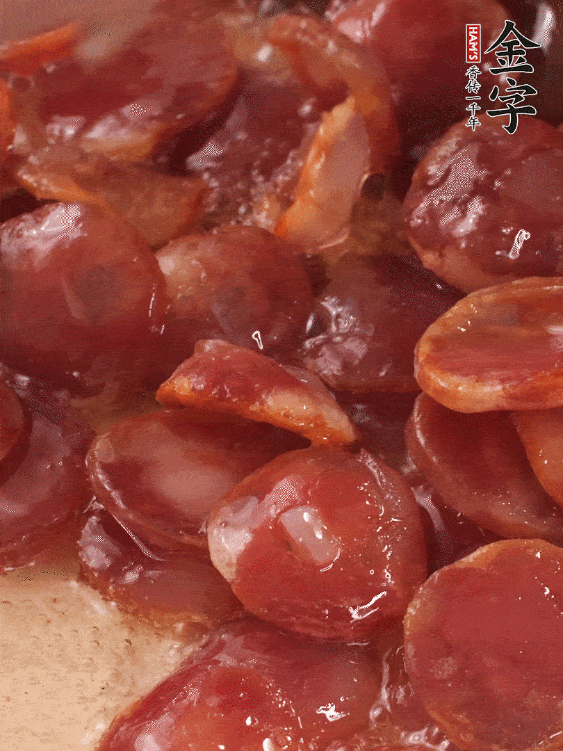 絲苗米洗凈后，用1.5倍水煮至6分熟（偏硬的質(zhì)地），網(wǎng)篩撈起瀝干水分備用。