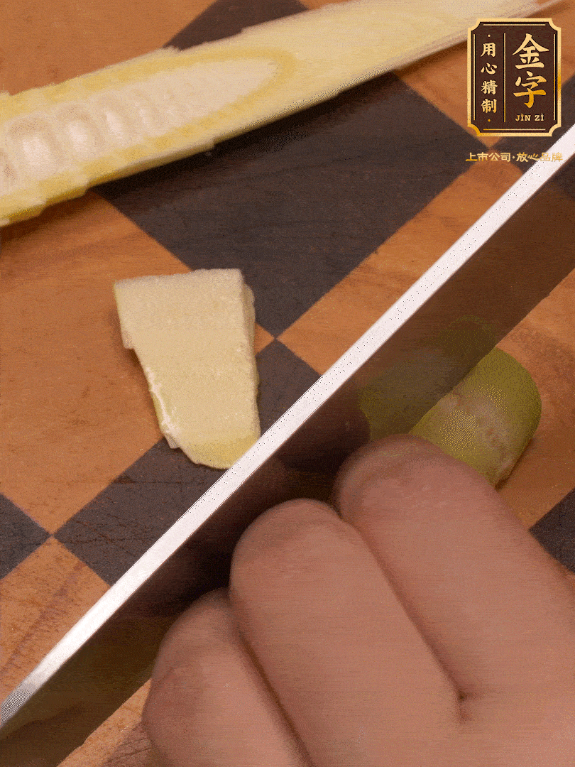 雷筍，剝?nèi)ネ鈿?，切成?>
					</div>
					<span>步驟 3/7</span>
					<p>雷筍，剝?nèi)ネ鈿?，切成?/p>
				</li><li>
					<div   id=