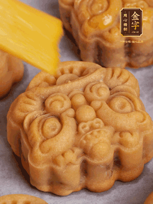 冷卻5分鐘刷上蛋液，160℃再烤10分鐘，回油1晚更香