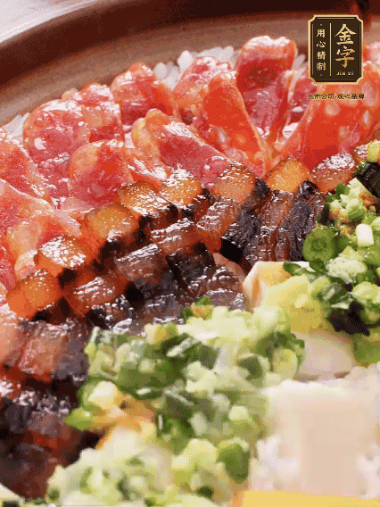 淋上蔥姜醬和少許醬油，攪拌均勻