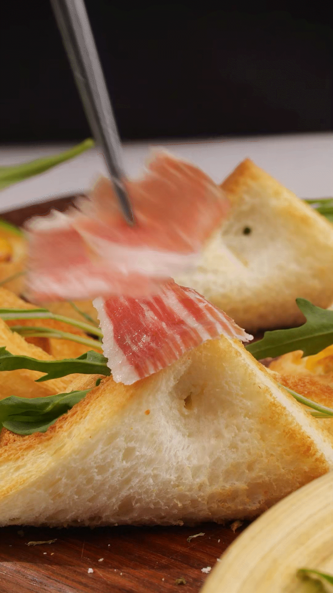 對折，用牙簽固定
